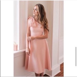 NWT Gal Meets Glam Yvonne One Shoulder Bow Midi Dress | Size 2